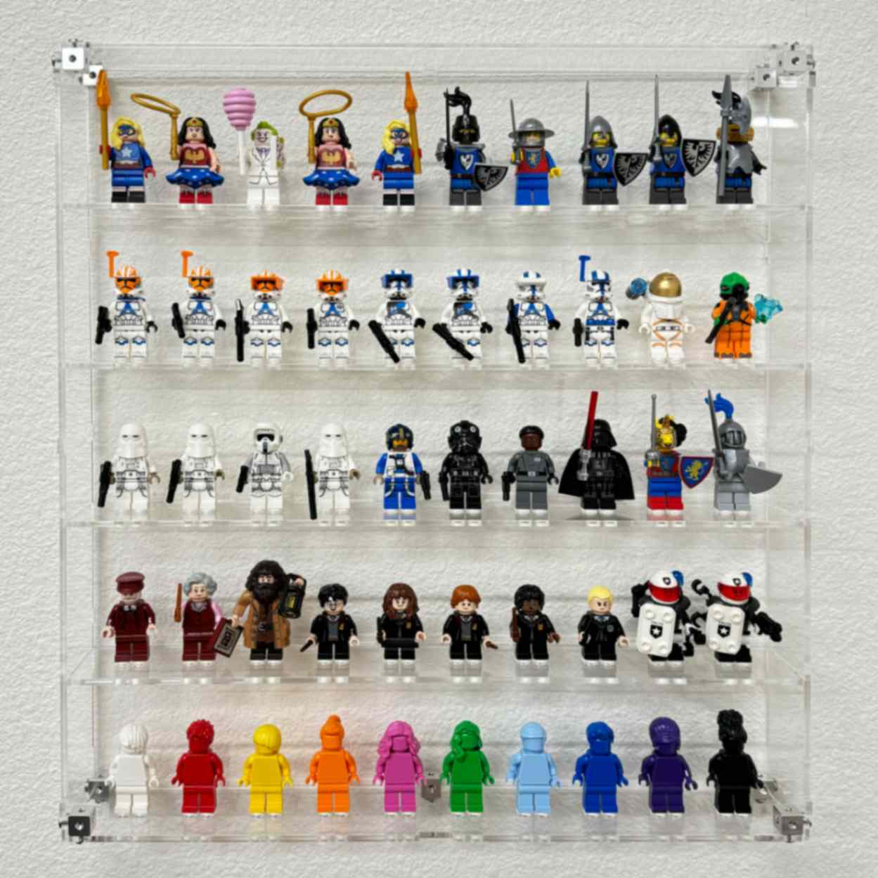 Wall Mounted Display Case for LEGO® 50 minifigures – Flying Box