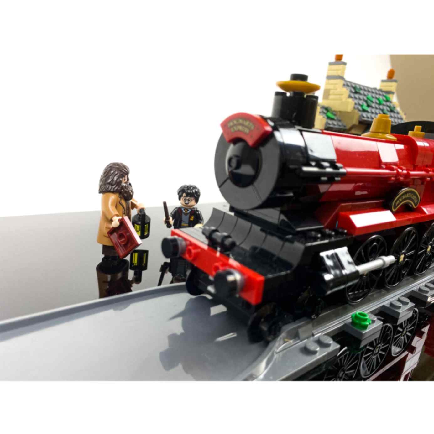 76423 display case lego harry potter hogwarts express train set with hogsmeade station